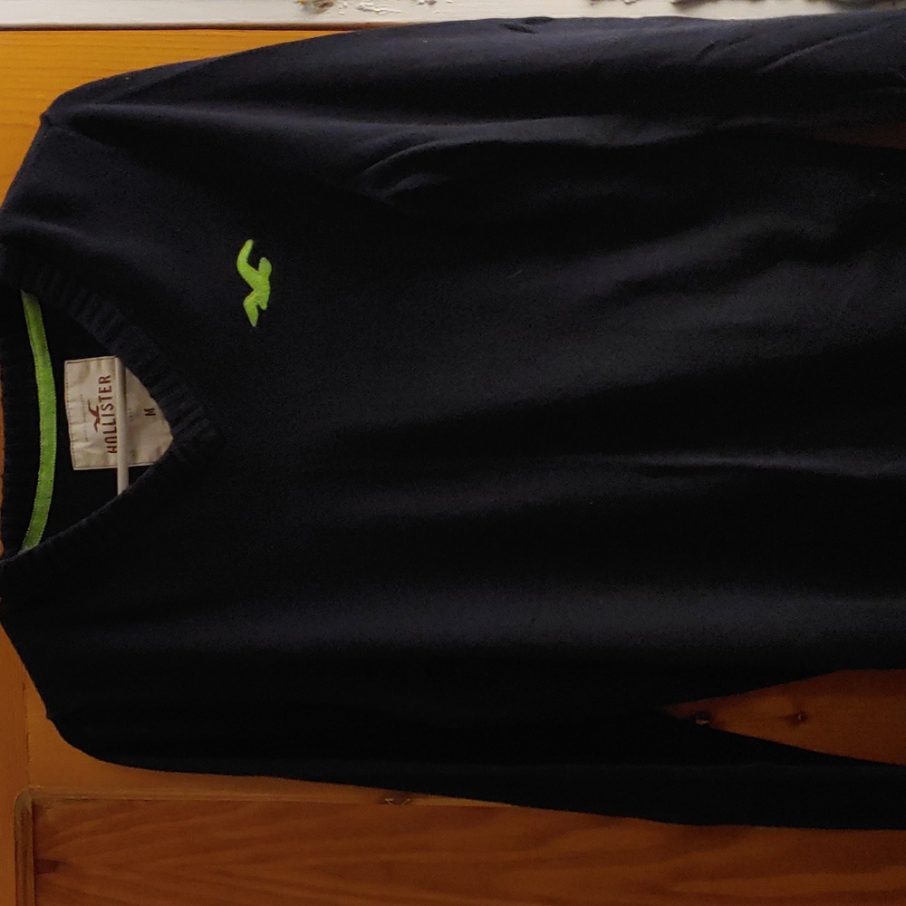 Hollister sweater